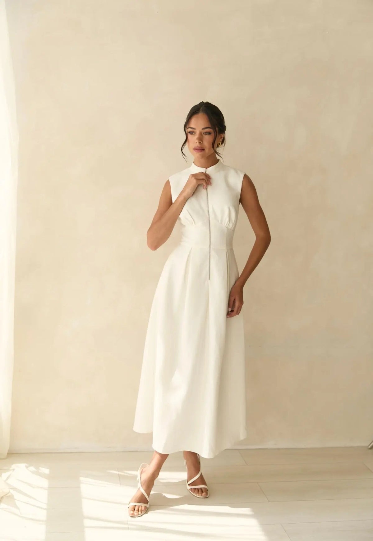 KNIGHTSBRIDGE WHITE ZIP DRESS