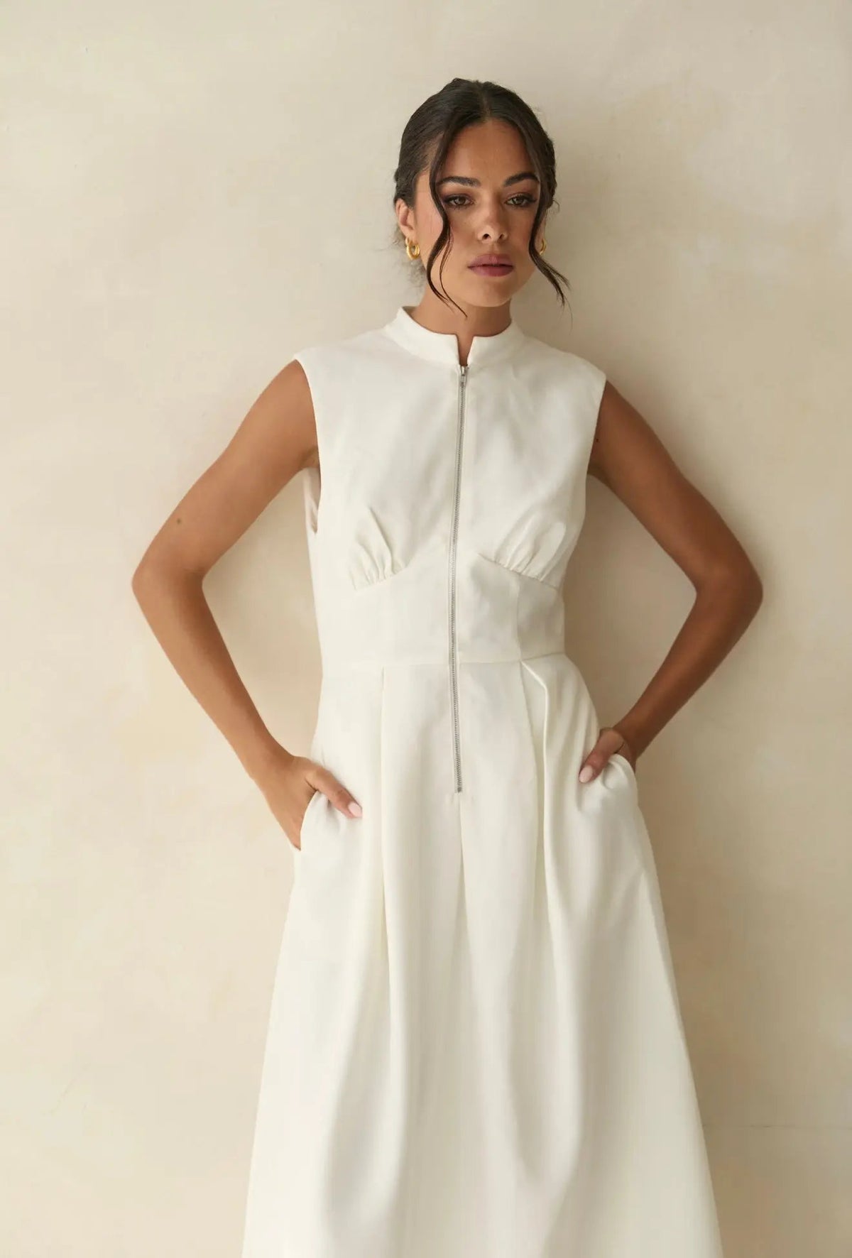 KNIGHTSBRIDGE WHITE ZIP DRESS